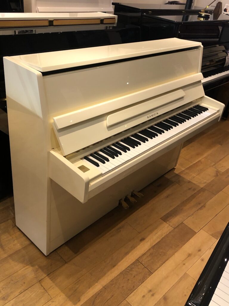 Samick JS042