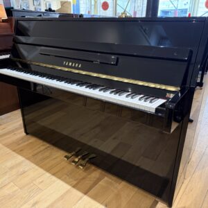 Yamaha C109 (Magasin de Saint Germain)